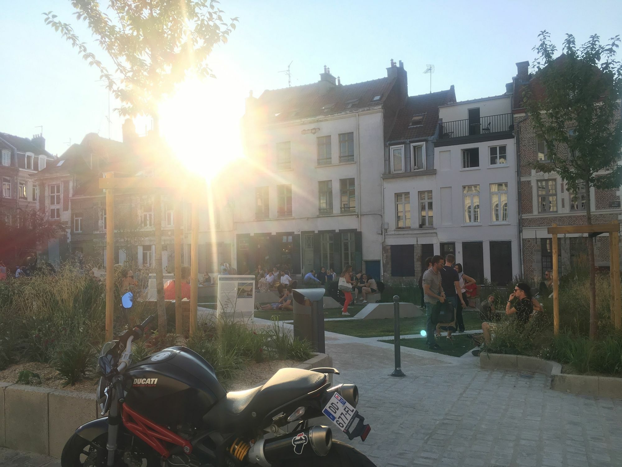 Little Plaza Appart'Hotel 里尔 外观 照片