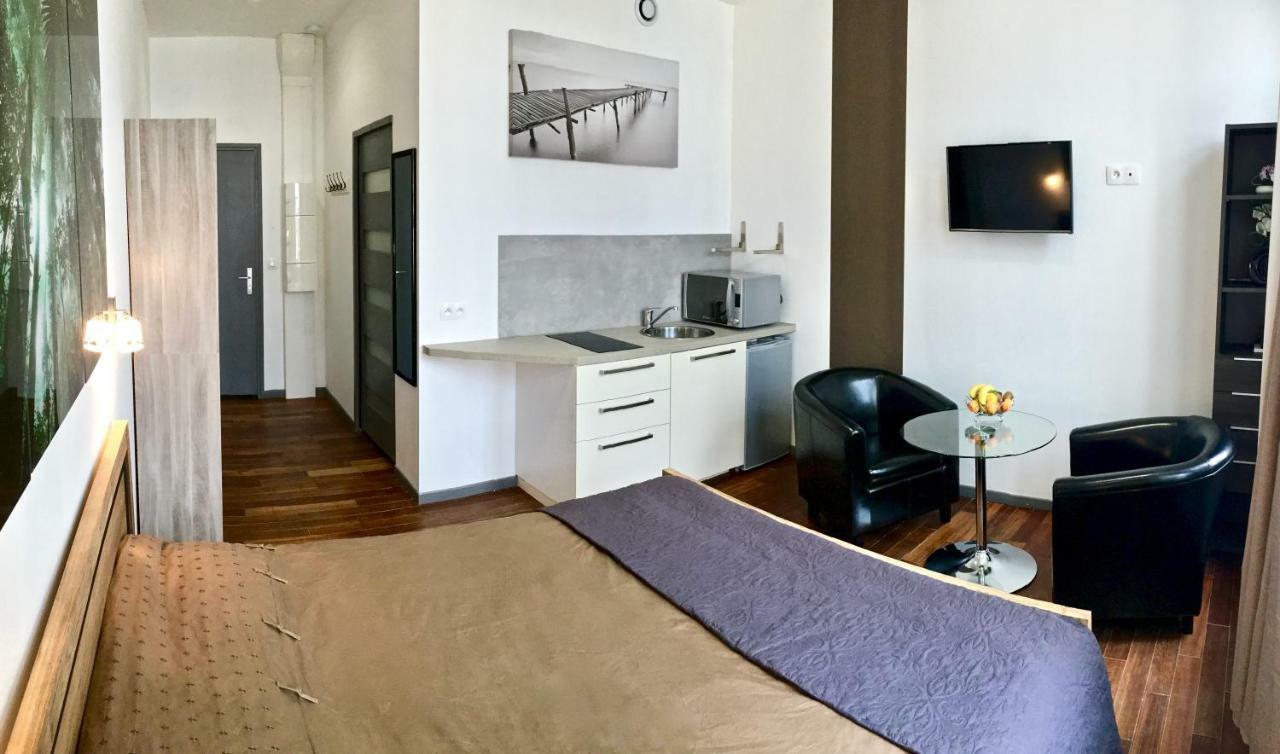 Little Plaza Appart'Hotel 里尔 外观 照片